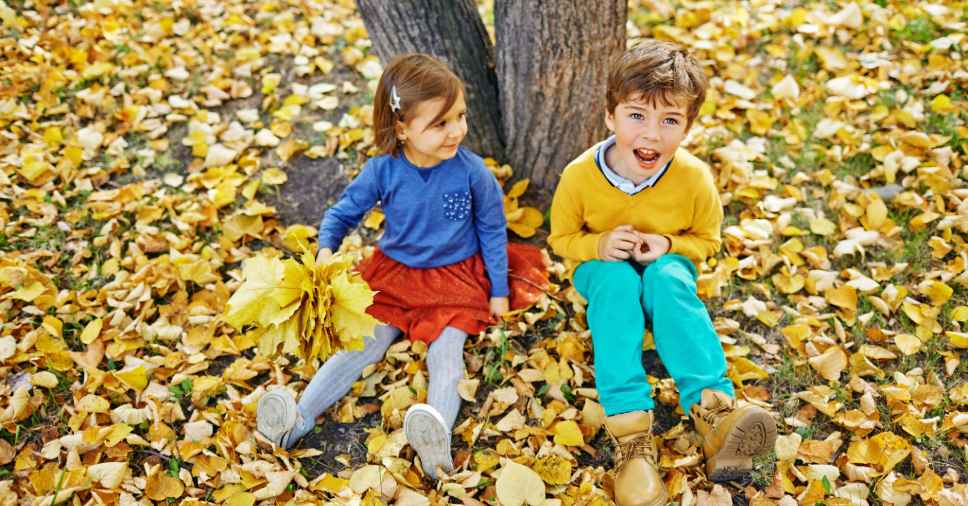 Gincana de outono: como criar brincadeiras temáticas para eventos infantis